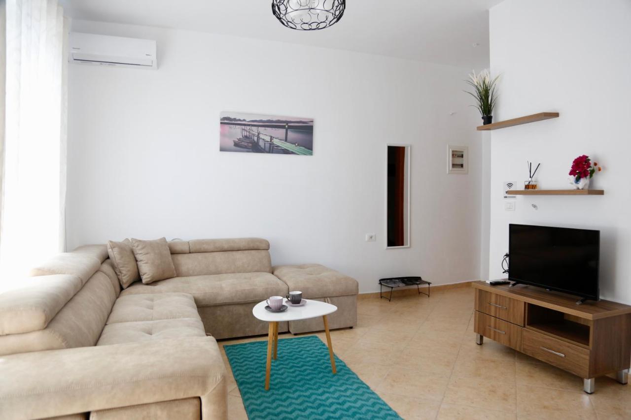 Sea La Vie Apartments Sarandë Esterno foto