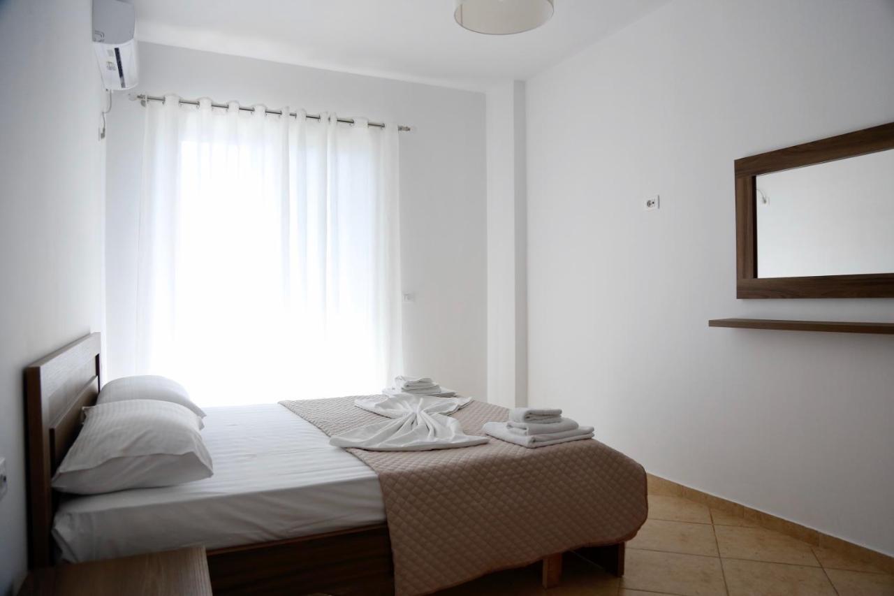 Sea La Vie Apartments Sarandë Esterno foto