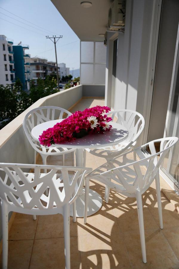 Sea La Vie Apartments Sarandë Esterno foto