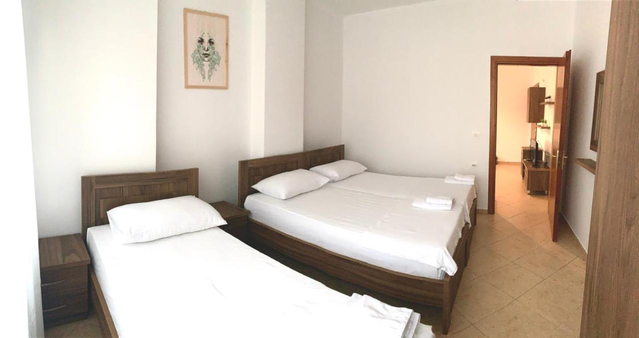 Sea La Vie Apartments Sarandë Esterno foto