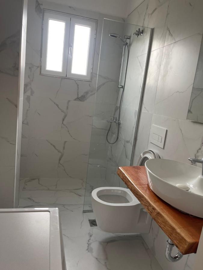 Sea La Vie Apartments Sarandë Esterno foto