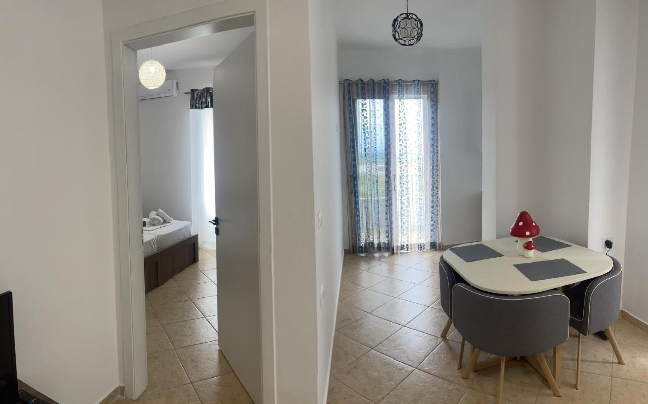 Sea La Vie Apartments Sarandë Esterno foto