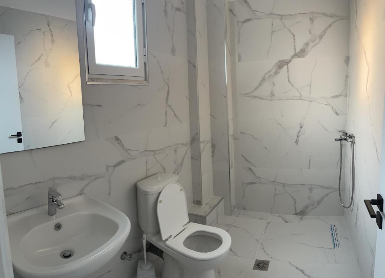 Sea La Vie Apartments Sarandë Esterno foto