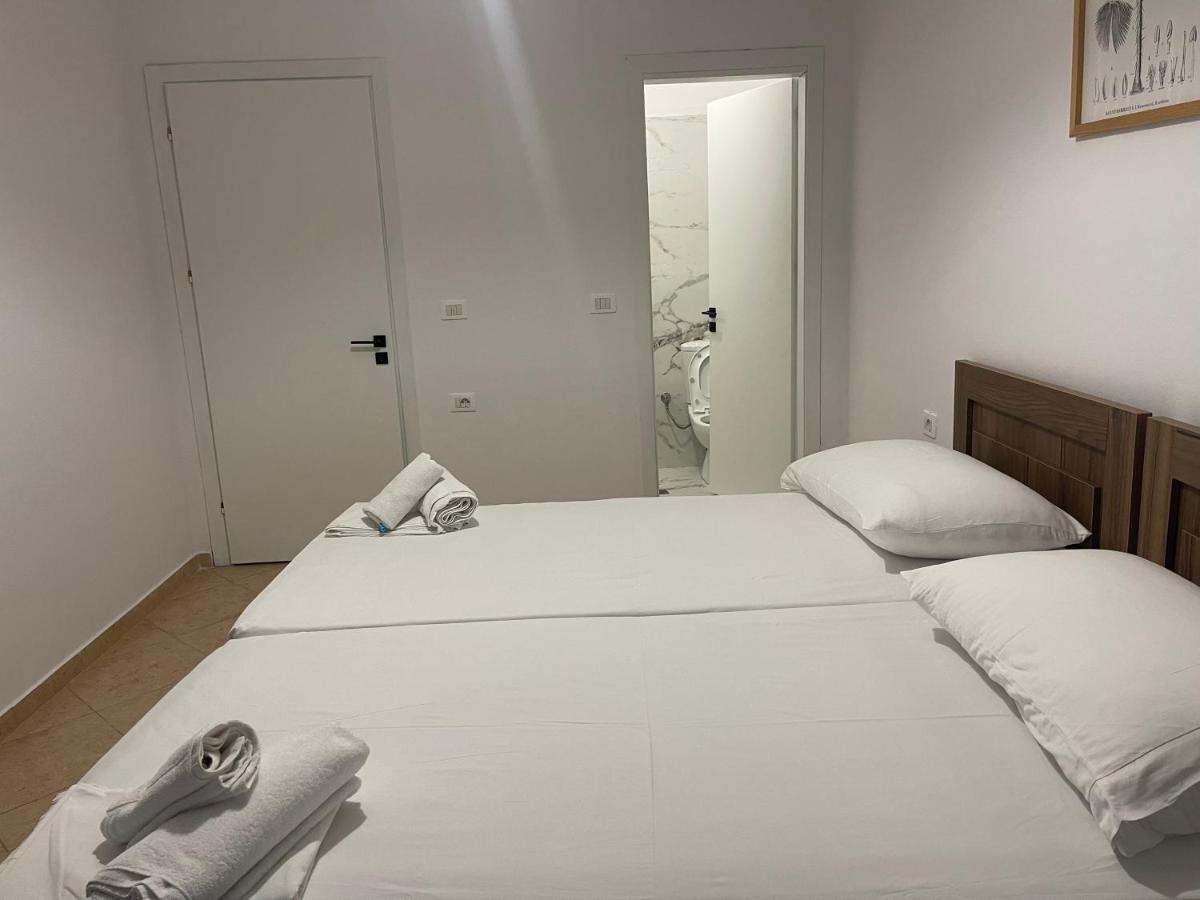Sea La Vie Apartments Sarandë Esterno foto